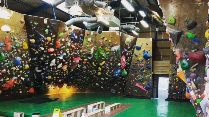 愛知県のクライミング施設「クライミングジム PEAK'N（ピークン）」